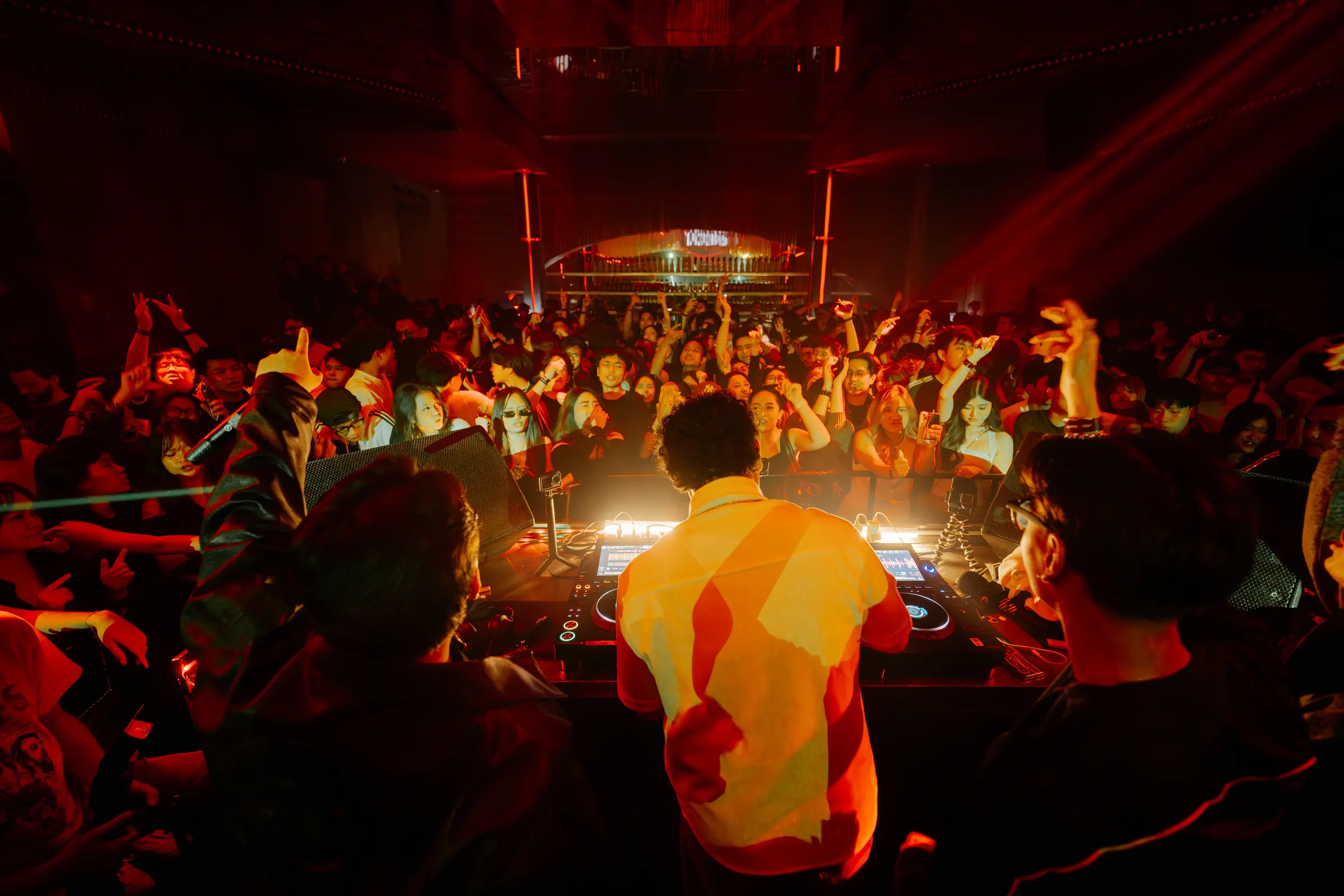 REVERSE crowd experience